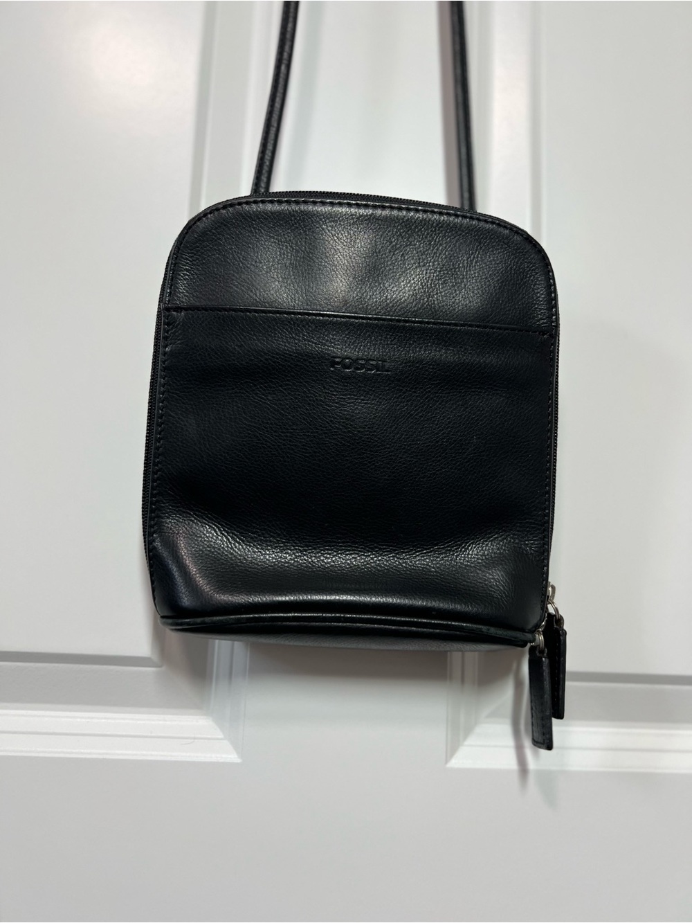 Vintage Fossil Leather Black Elegant Minimalist Crossbody Bag Purse
